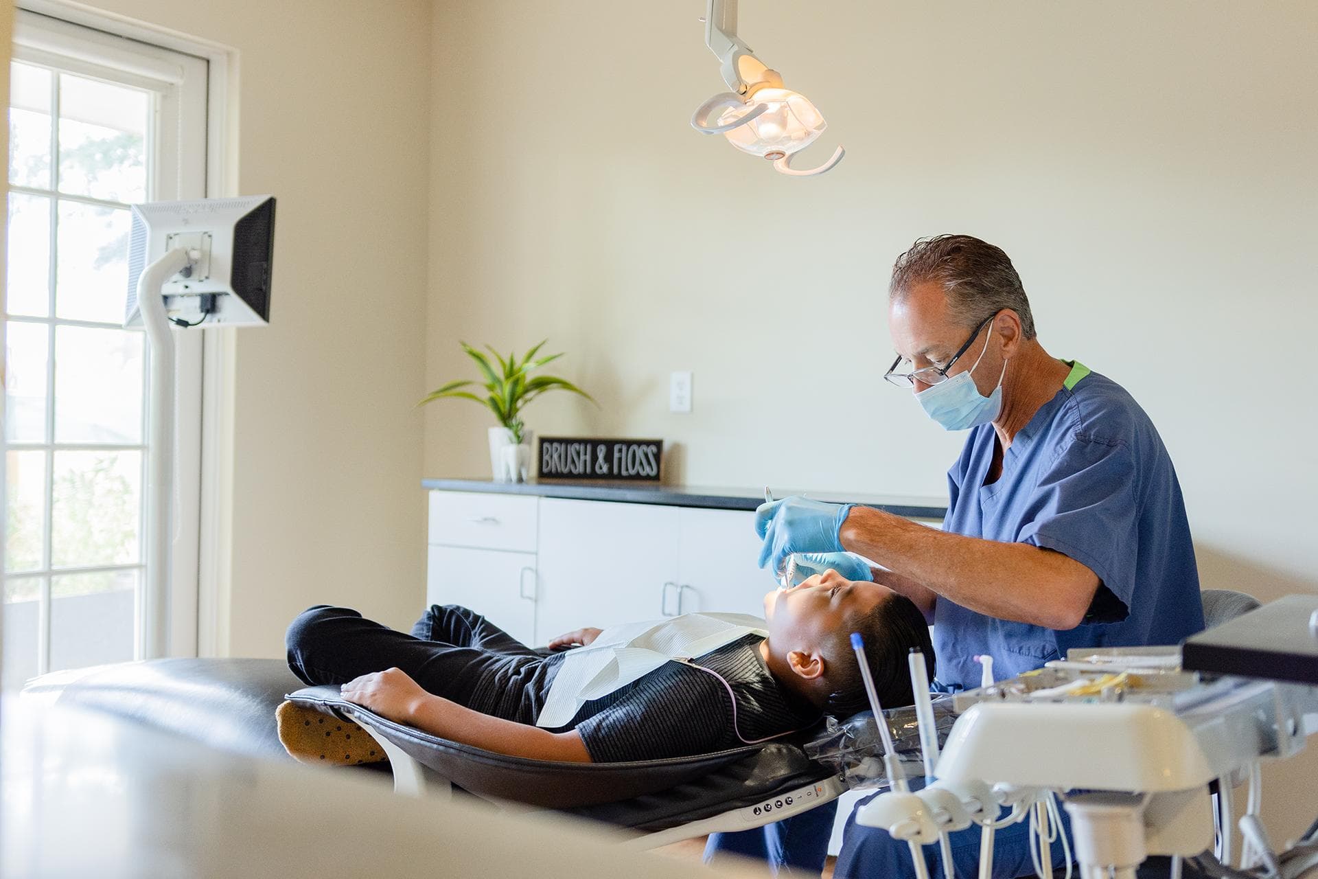 Simply Dentistry — Medical & professional services